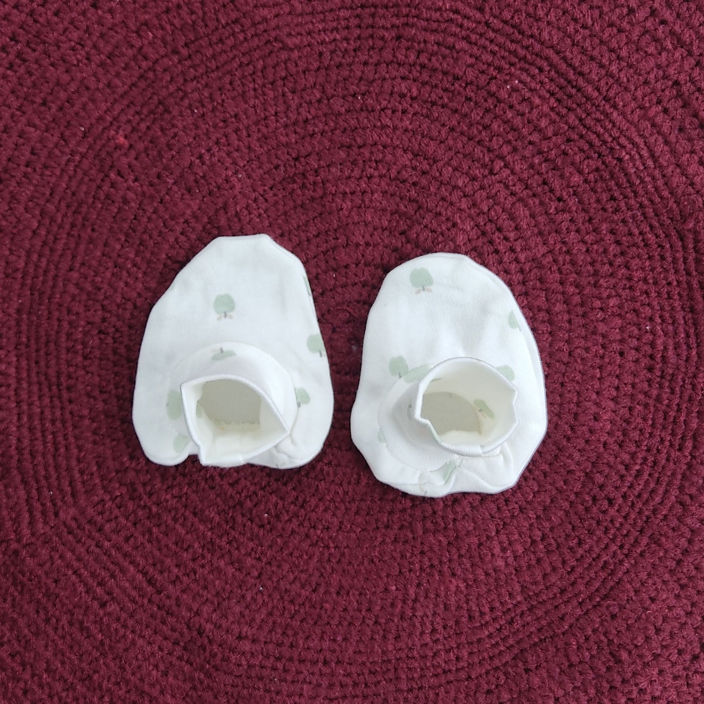 Cotton Cap-Mittens-Booties- Apples